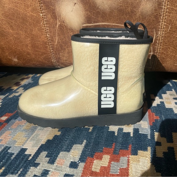 UGG Classic Clear Mini Boot Womens Size 7 - Picture 2 of 12